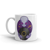 Alien DJ 2 White glossy mug