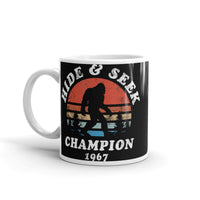 Hide & Seek Champion 1967 White glossy mug