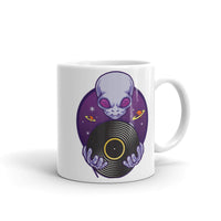 Alien DJ 2 White glossy mug