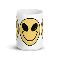 Alien Smiley White glossy mug